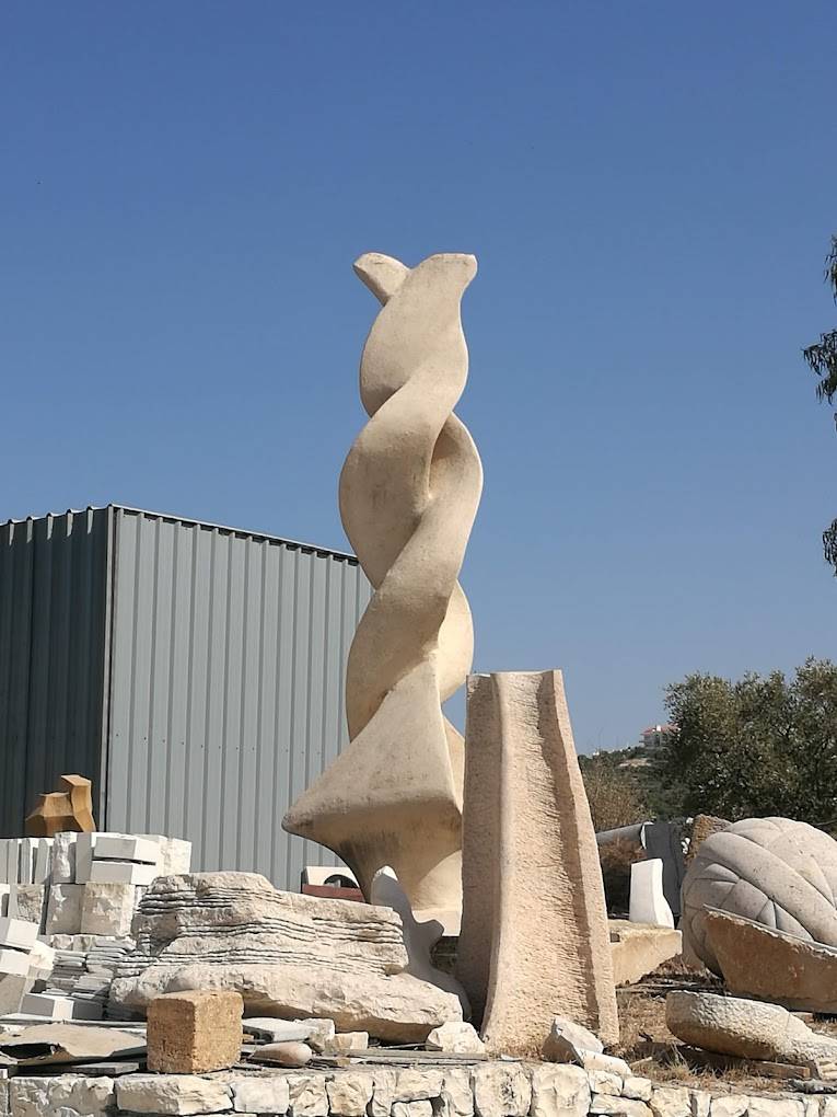 Stone-cutting factory and sculpture Photo